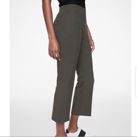 Athleta Mercurial Crop Flare Pant Size Small Olive Green - Picture 2 of 14